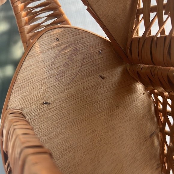 Vintage Rattan Hand Basket - Picture 5 of 7